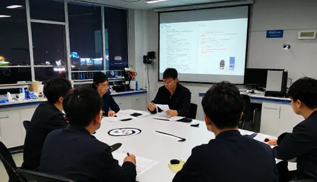 商务信息管理中会务安排的两种做法比较